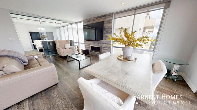 Photo - 2160 Century Park E