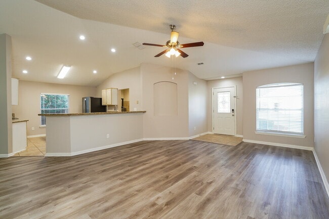 Photo - 2835 Southampton Dr