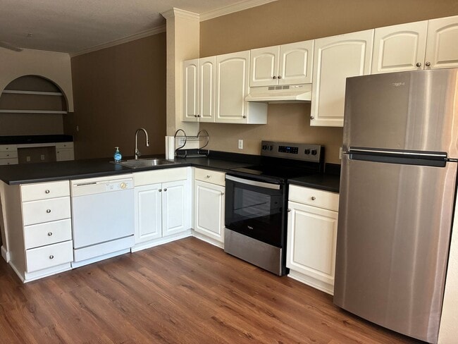 Photo - 860 N Orange Ave
