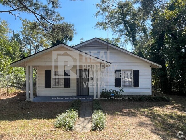 Building Photo - Beautifully Updated Two Bedroom Home