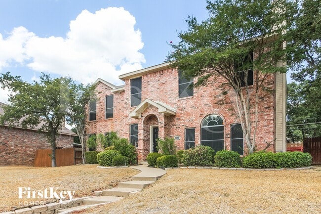 Photo - 5611 Chimney Rock Dr