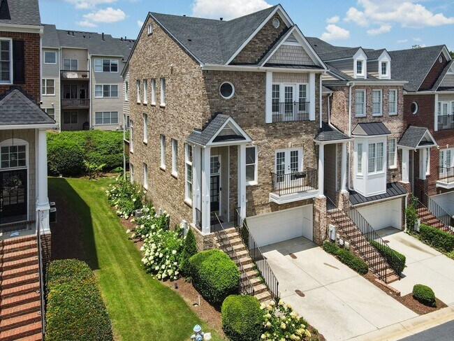 Photo - 308 Creekbank Way SE