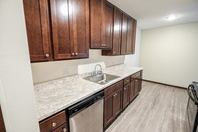 Lakehill Apartments