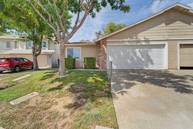 Building Photo - 1741 Wildflower Cir