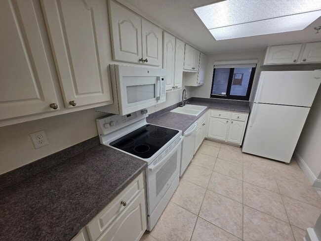 Photo - Direct Beach front 2 Bedroom 2 Bathroom Condo