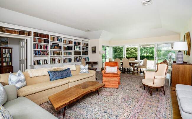 Photo - 49 Georgica Rd