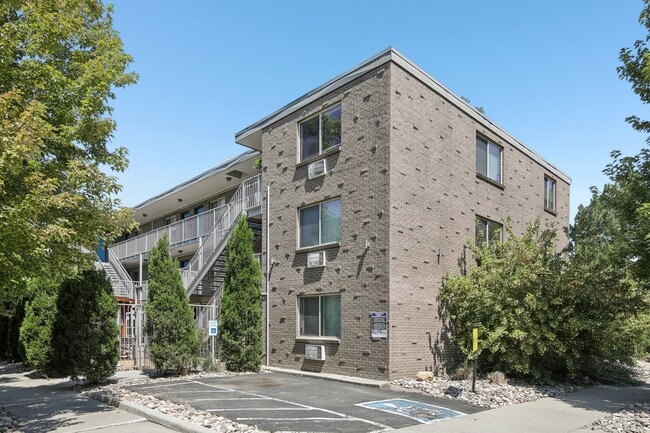 Building Photo - Delaware Flats