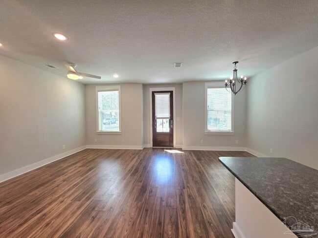 Photo - 248 N De Villiers St