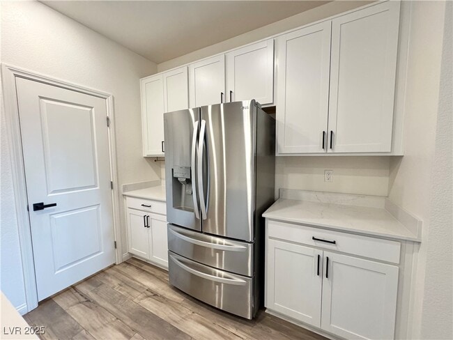 Photo - 6675 Ellery St