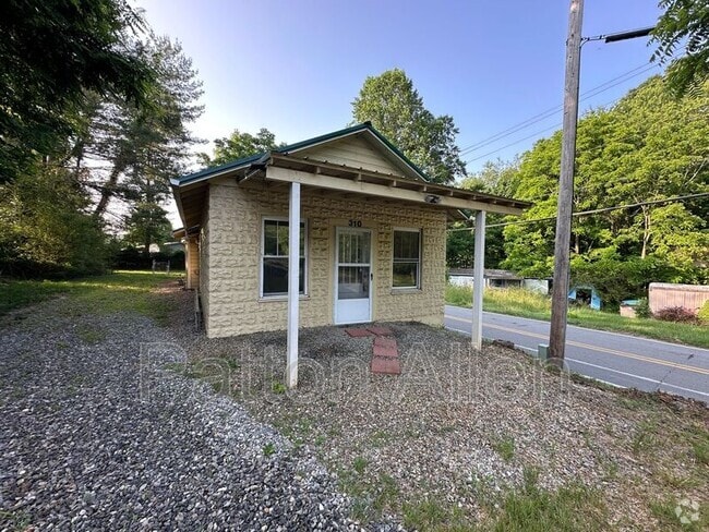 Building Photo - 310 Old County Home Rd