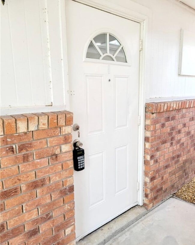 Building Photo - 9765 Montana Ct