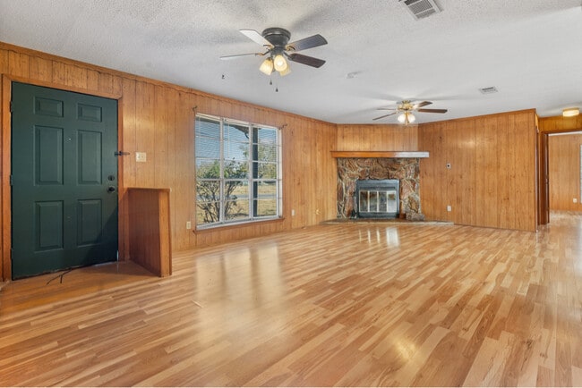 Building Photo - 519 Tolson Ave