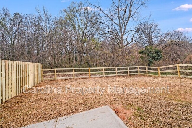 Photo - 645 Brookwood St