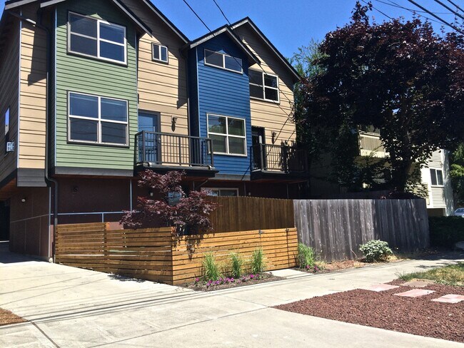 Photo - OPEN HOUSE Sunday-Spacious BALLARD TOWNHOUSE!