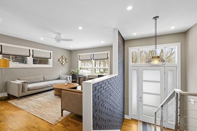 Photo - 9591 Hillside Dr