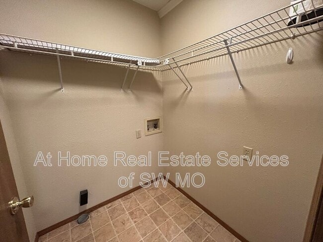 Photo - 710 E Bain St