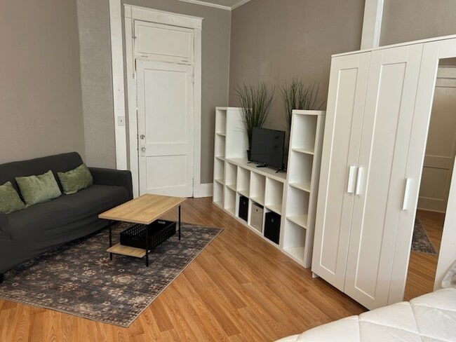 Photo - 203 Broadway Unidad 10