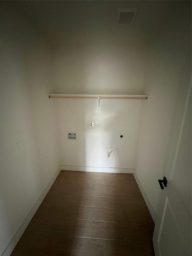 Photo - 5710 Delmack St