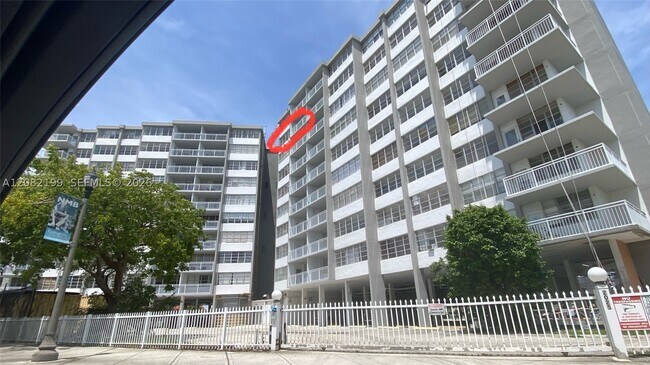 Photo - 2025 NE 164th St Unit 901