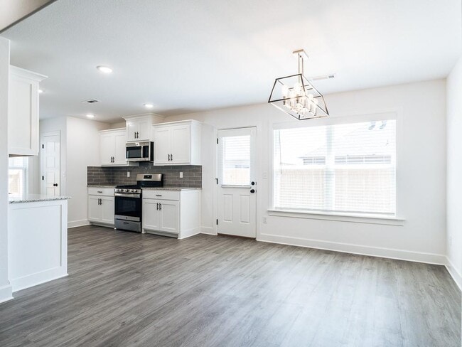 Photo - 1041 Monarch Rd