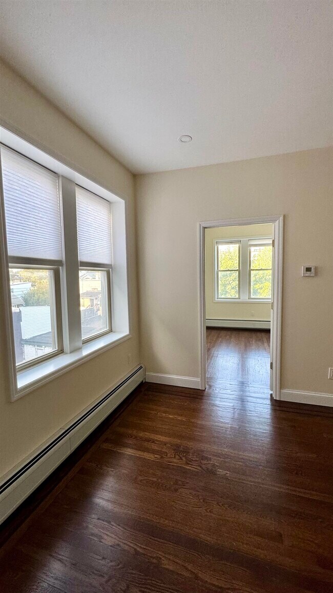 Photo - 76 Beacon Ave Unit 3B