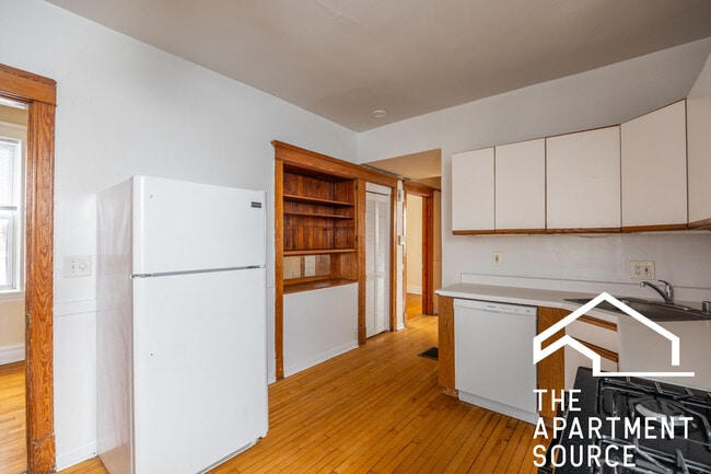 Photo - 2442 N Ashland Ave Unit 3