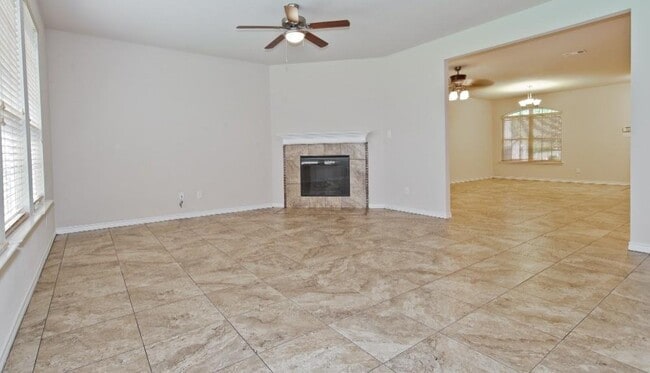 Photo - 506 Port Royale Way
