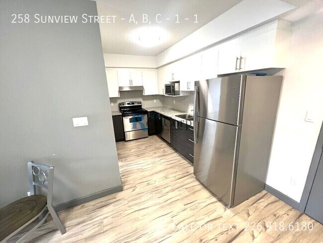 Photo - 258 Sunview St