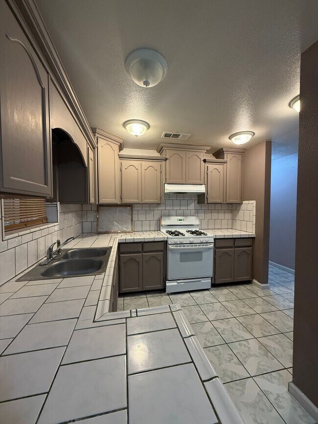 Photo - Beautiful home in the heart of Cutler, CA!