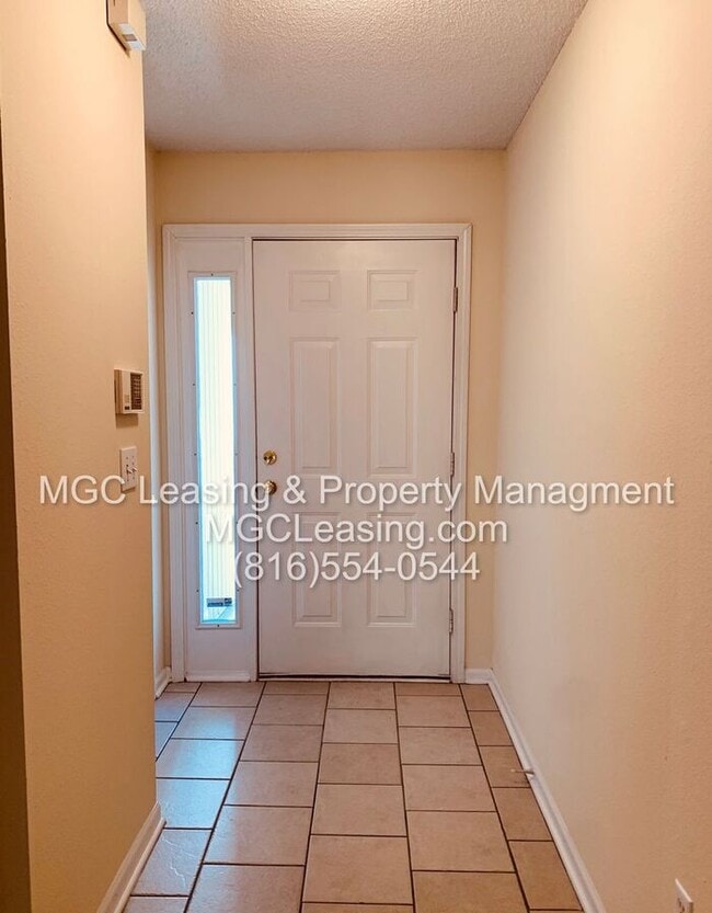 Photo - WHISPERING WINDS TOWNHOUSE IN LEE'S SUMMIT!!!
