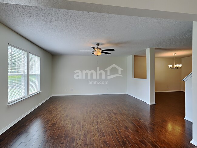 Photo - 10275 Holly Berry Cir