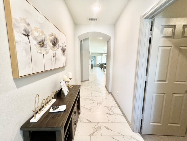 Photo - 6 Log House Ct