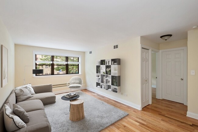 Photo - 557 W Arlington Pl Unit 301