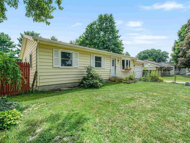 Building Photo - 30830 Lincoln Dr