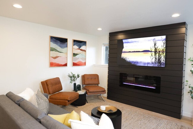 Building Photo - 3921 I St Unit ID1334342P