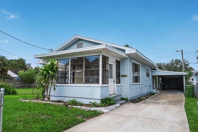 Building Photo - 3 Bedroom, 1 Bathroom Home for Rent in Tampa!
