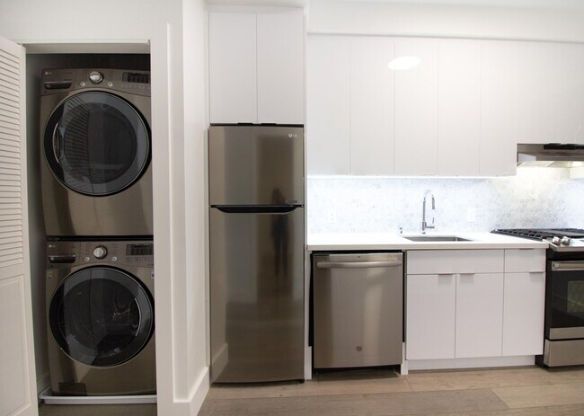 Photo - 666 O'Farrell