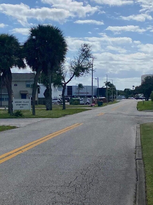 Photo - 837 Hickory St Unit 1