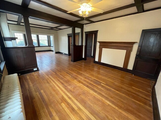 Building Photo - 6621 Church Ave Unit Apt 1