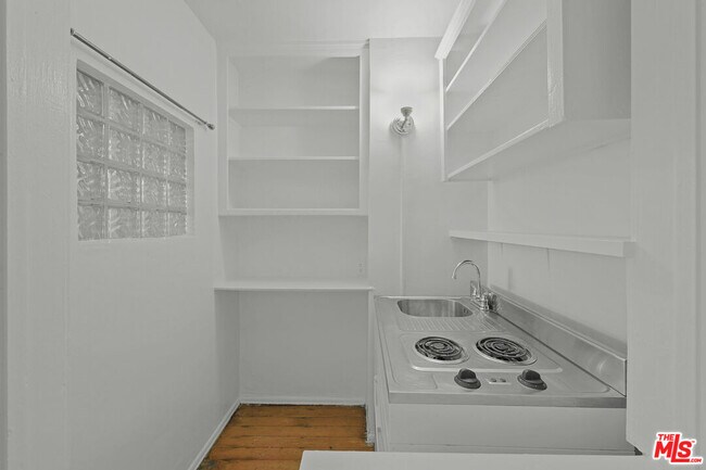 Photo - 1323 N Olive Dr Unidad 31C