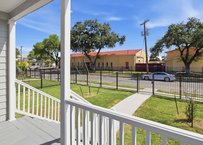 Modern 3 Bedroom Home Minutes from Downtown San Antonio