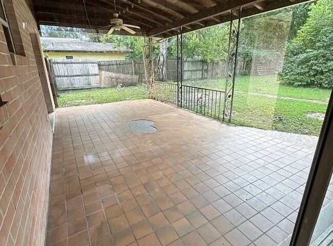 Photo - 912 NE 41st Ave