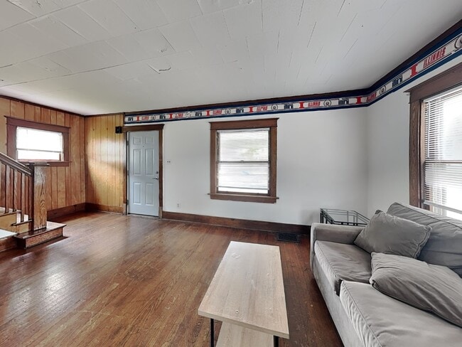 Photo - 808 S Locust St