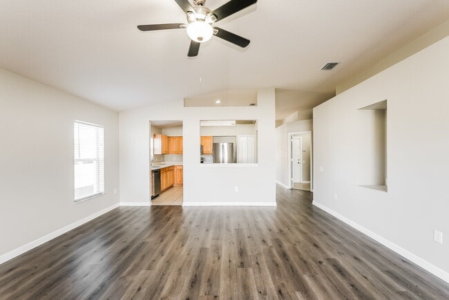 Photo - 30441 Annadale Dr