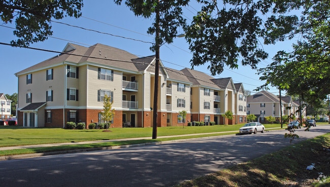 Photo - Whispering Oaks Apts LP