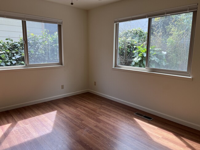 Photo - 557 Laine St Unit 557 Laine St APT. 3 Mont