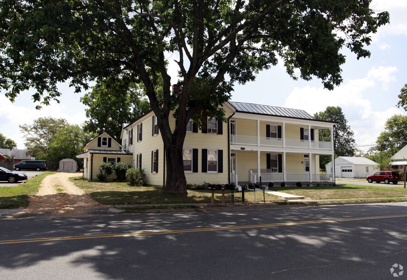 Photo - 8413 W Main St