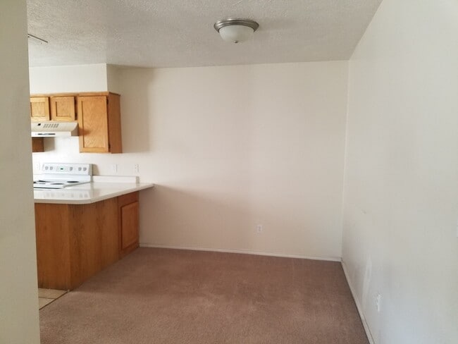 Photo - 3 Bed/2 Bath End Unit