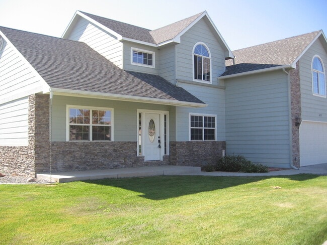 Building Photo - 627 Kings Glen Loop Rental