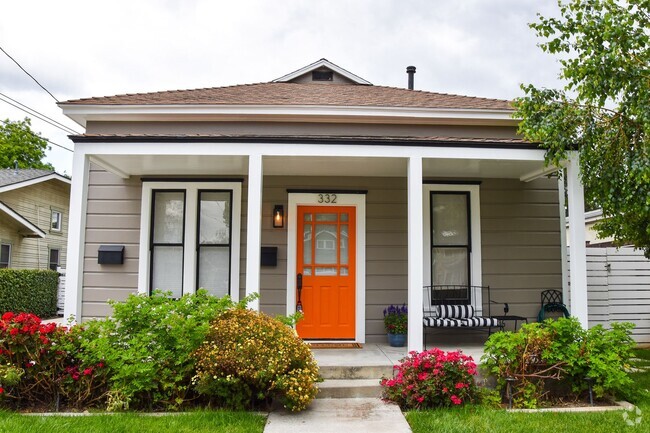 Building Photo - New in Old Towne Orange Rental